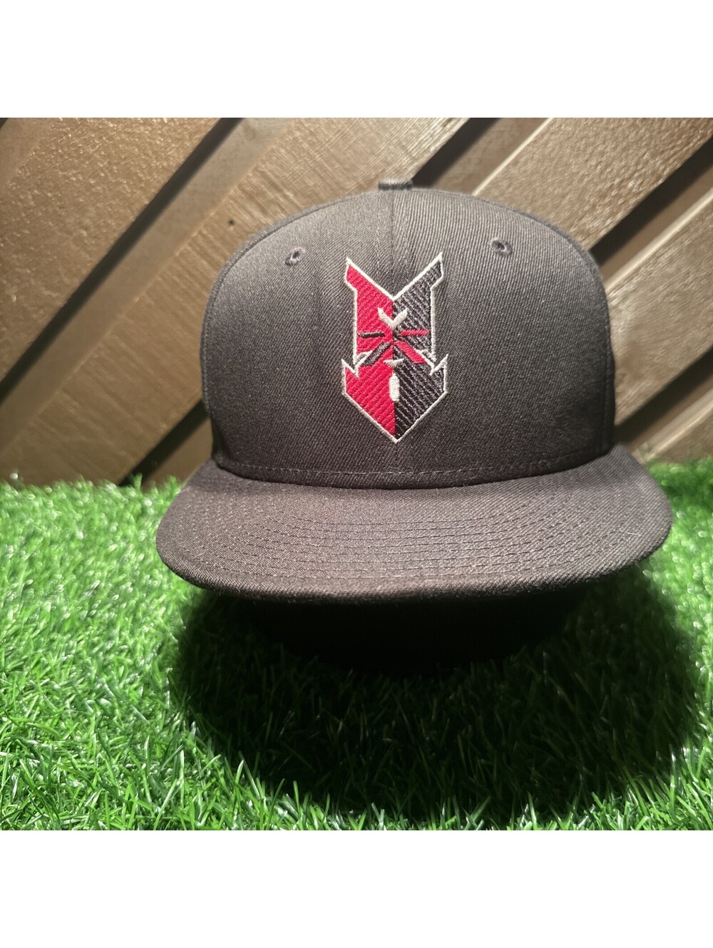 New Era 59FIFTY Indianapolis Indians Fitted Hat Black Red Arrowhead Logo 7 1/4